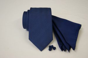 Set Cravatta Pochette Jacquard – Gemelli Cotone – fondo blu – COD.SET001 – seta 100% - made in Italy