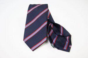 Cravatta Settepieghe - Jacquard – fondo blu con rosso – COD.7P027 – seta 100% - made in Italy