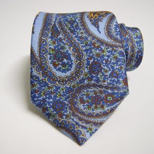 Cravatta – Twill ¬– Fondo Azzurro – Disegno Cashmere - COD.N144 – seta 100% - made in Italy
